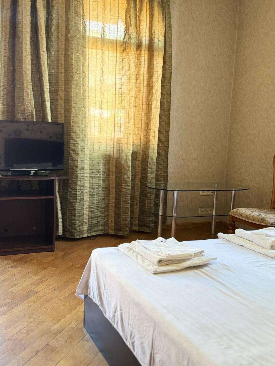 Centre Hotel-Hostel Jerevan Exteriör bild