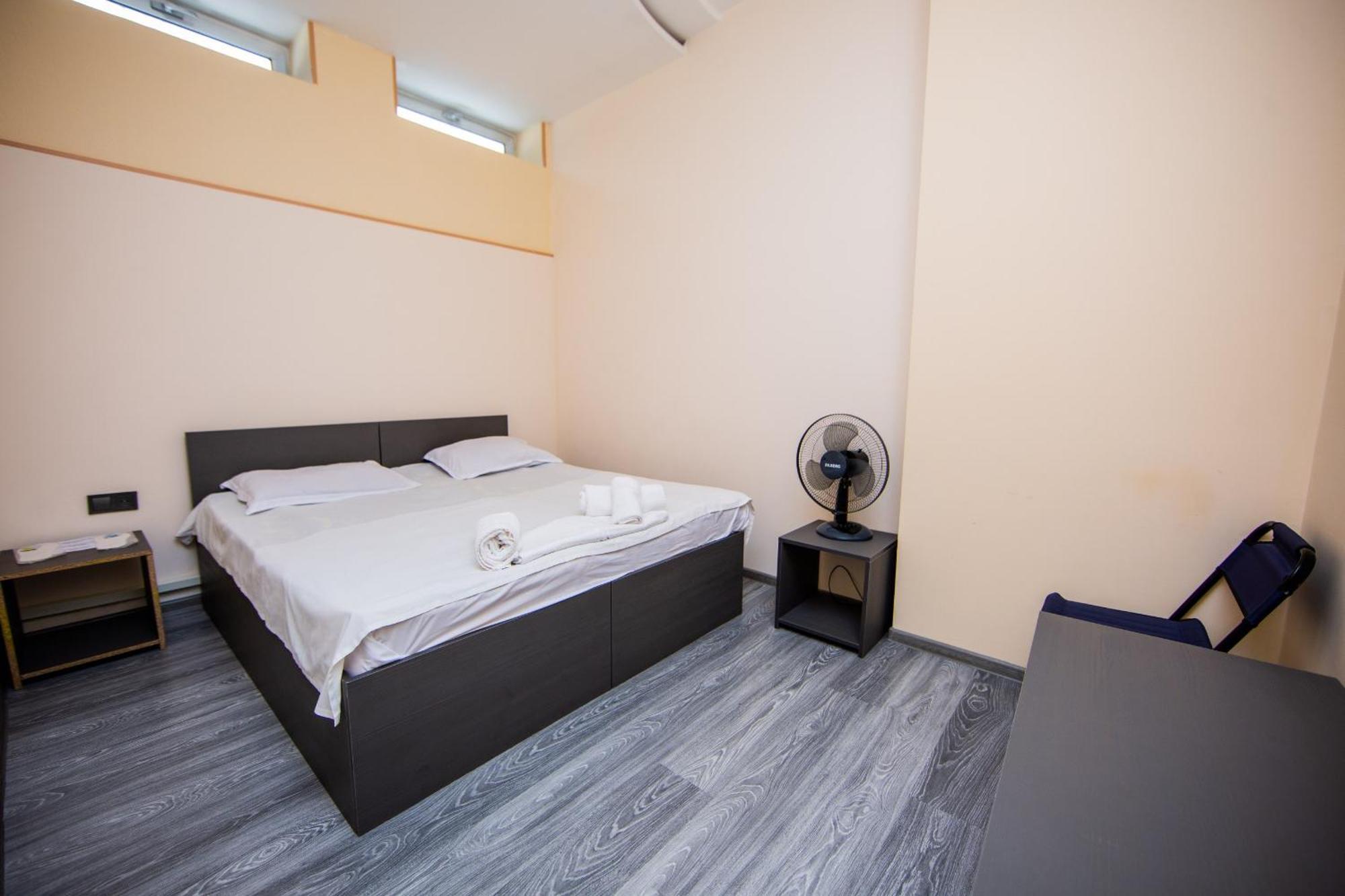 Centre Hotel-Hostel Jerevan Exteriör bild