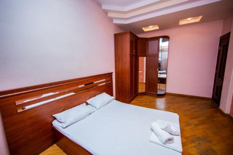 Centre Hotel-Hostel Jerevan Exteriör bild